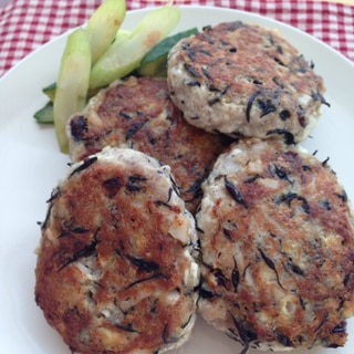 ひじき煮リメイク♪れんこんと豆腐のふわふわバーグ♪